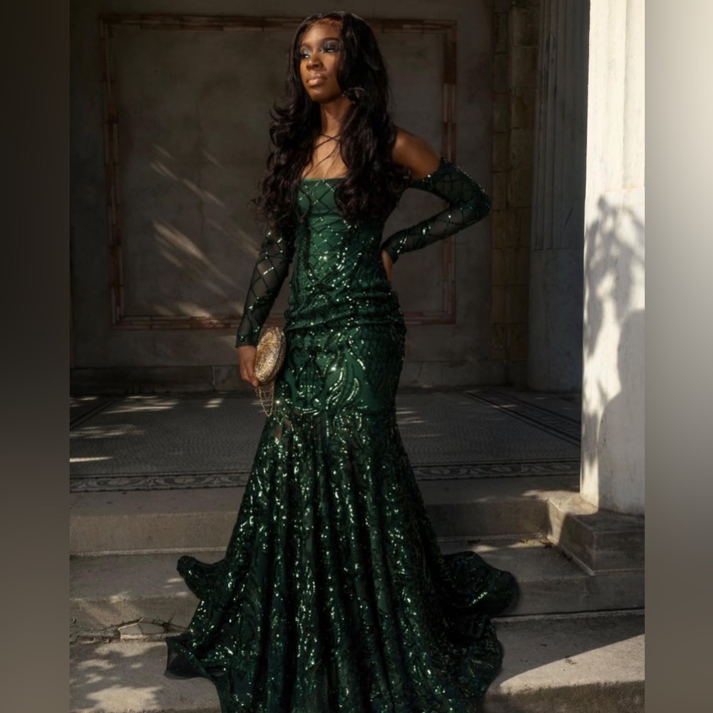 Green off the shoulder prom dress with long sleeves